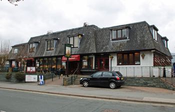 The Ship Inn & Quayside Sports Bar (Bowness-On-Windermere)